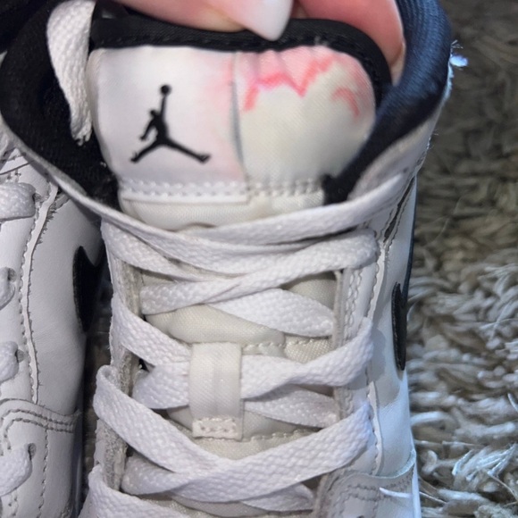 Jordan 1 mid kids size 3 - Picture 6 of 8